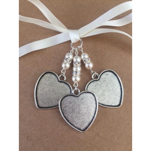 Bouquet Memory Charm Triple Heart Photo Frame